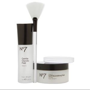 No7 Advanced Renewal Anti-Ageing Glycolic Peel Kit